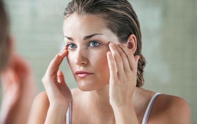 皮肤又油又干怎么办,皮肤外油内干怎么调理最有效