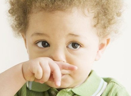 小孩身上起湿疹能用艾叶水洗么,孩子脸上起湿疹可以沾水吗