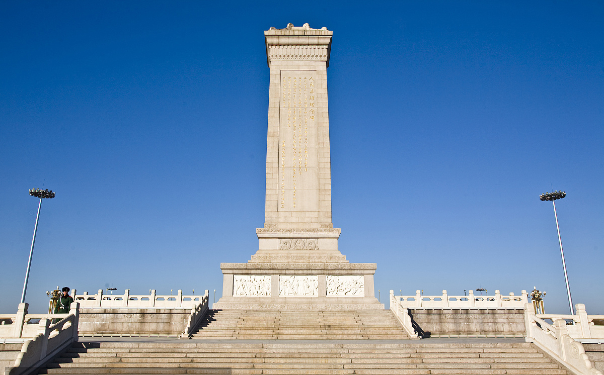 雕塑大型现代石雕,石雕雕塑艺术欣赏