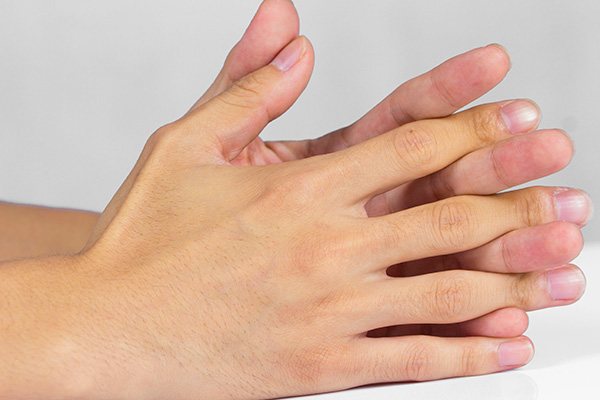 痣上长毛正常吗,脖子后面正中间有痣并且痣上长毛