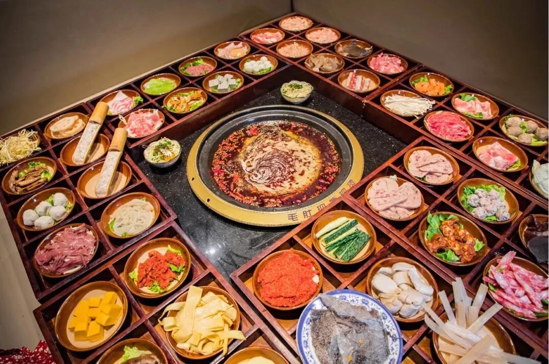 重庆火锅一整桌,重庆火锅一桌格子菜