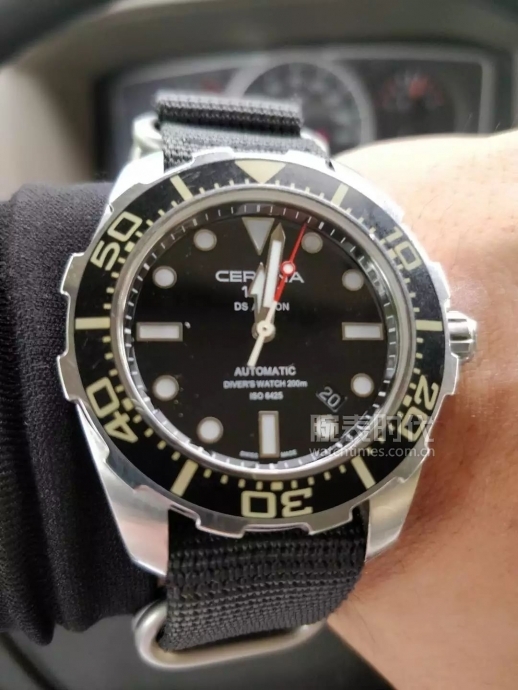 第一块表是石英还是机械,第一块表便宜