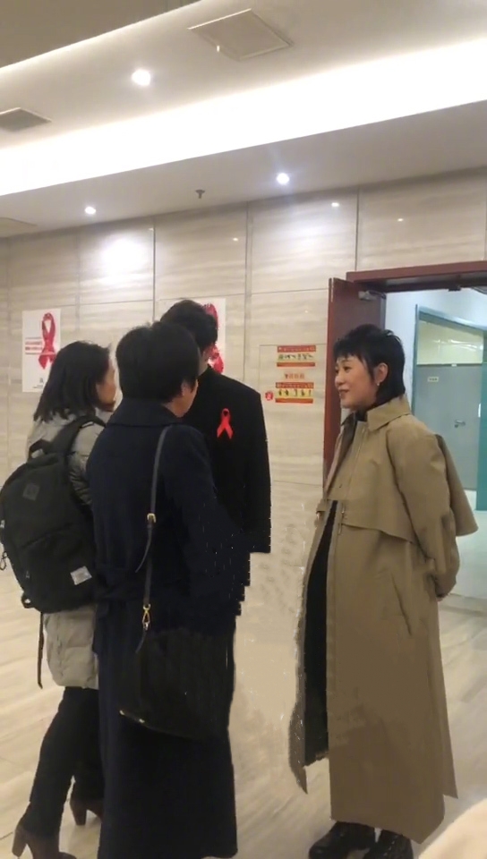 37岁马丽结婚了吗,马丽官宣老公时的照片