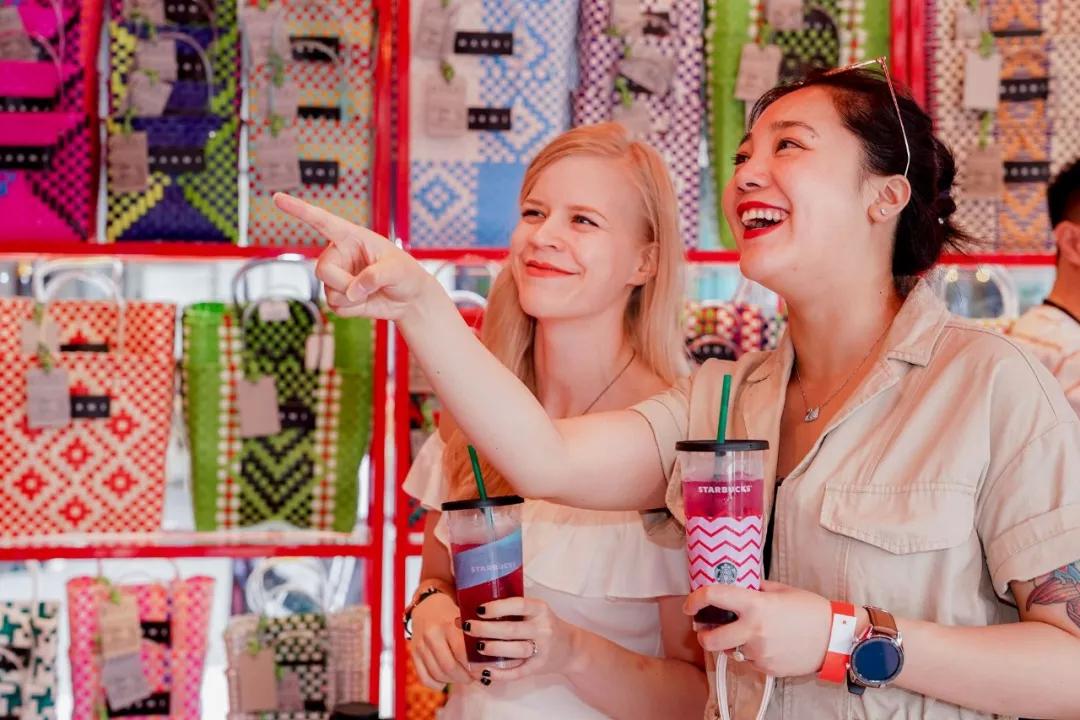 女装品牌MARNI“邂逅”星巴克，开了家酷潮咖啡馆