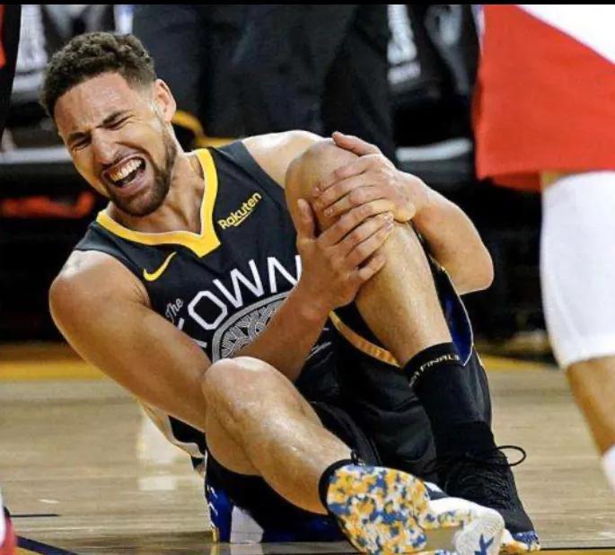 威少半月板撕裂坚持打完全场,半月板撕裂后的威少