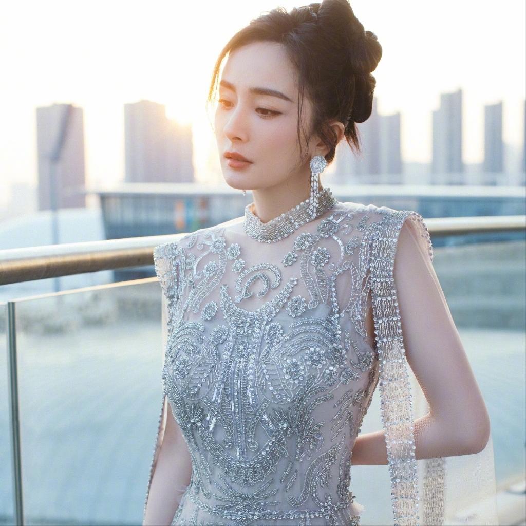 可耻！穿贴*旗国**的耐克说爱国，知名CBA解说无脑行为遭同行抨击