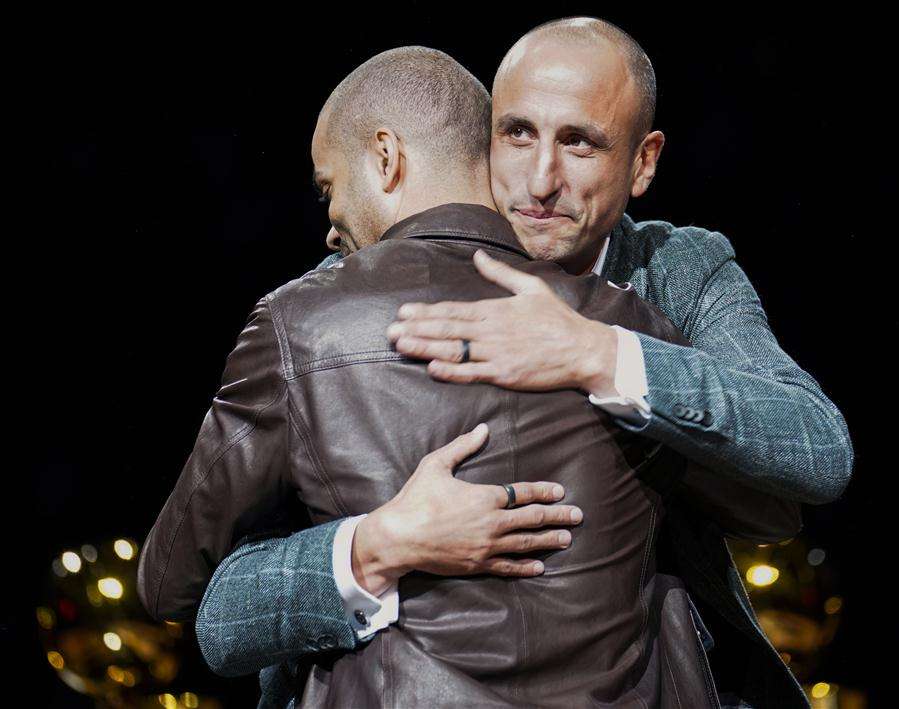 安静的离开勇敢留下来,帕克退役后再聚首