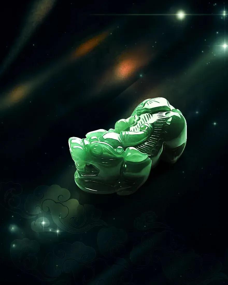 翡翠貔貅的寓意和佩戴技巧,翡翠貔貅戴什么链子