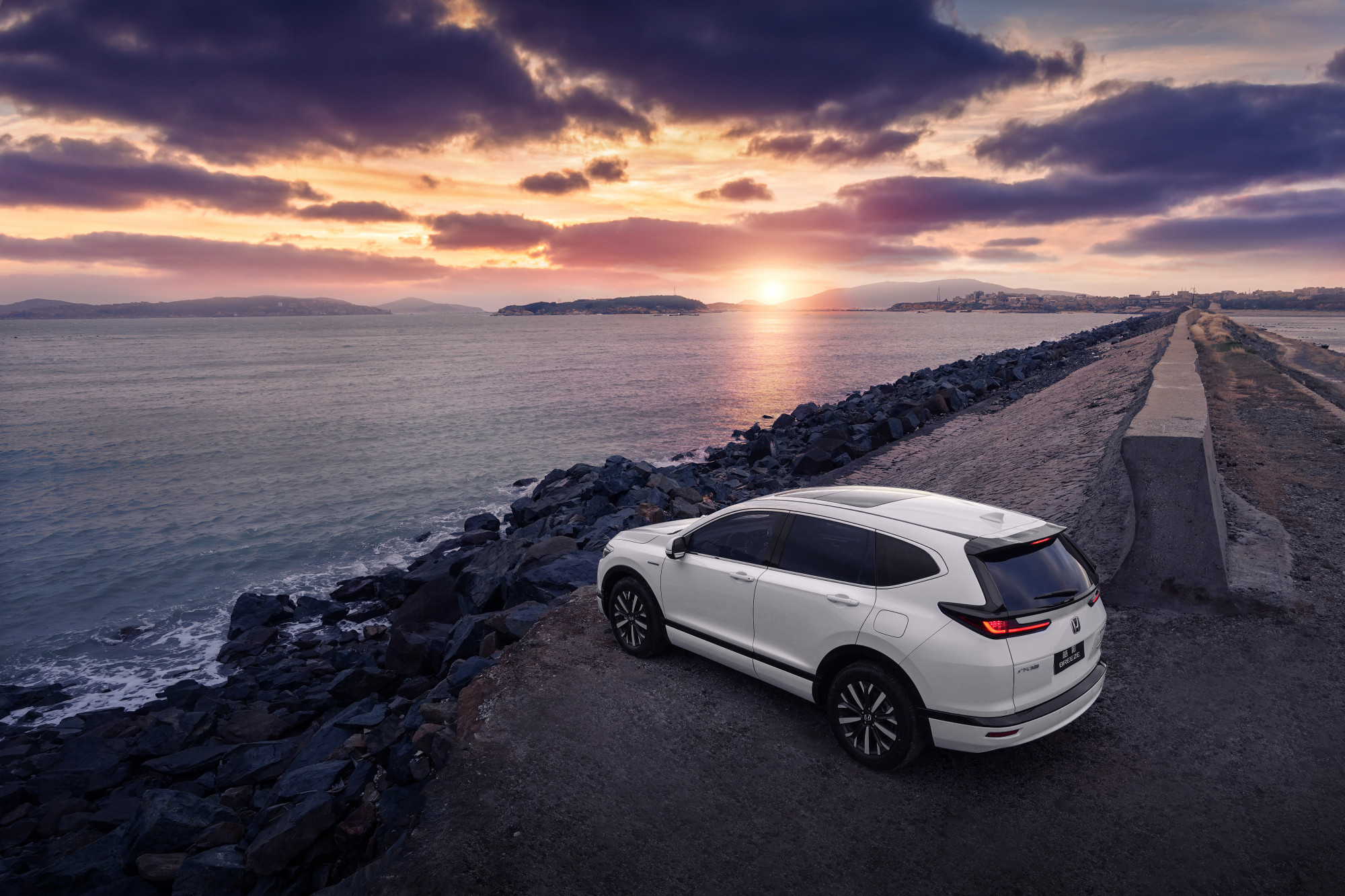 本田皓影和宝马x3哪个好,皓影和宝马x3