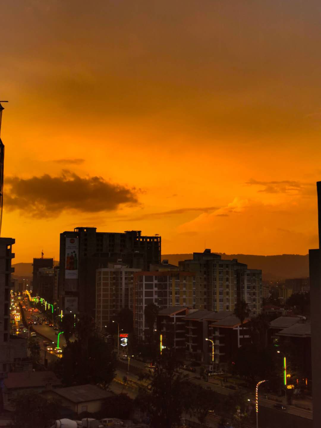 在云上写满诗和远方,在云上林清玄歌曲