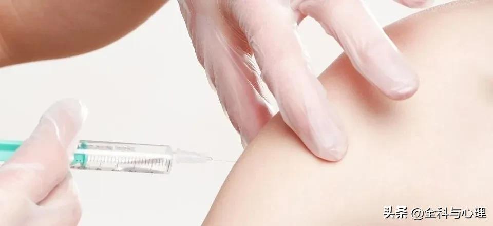 手指被订书针扎破会得破伤风吗,手指被大虾扎破流血用打破伤风吗