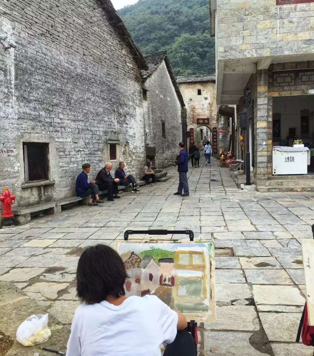 错峰游旅行,安顺适合1-2天短途旅游