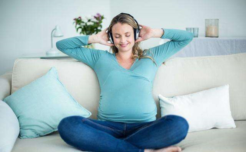 胎教让宝宝转成头位,胎教可以提高胎儿智慧吗