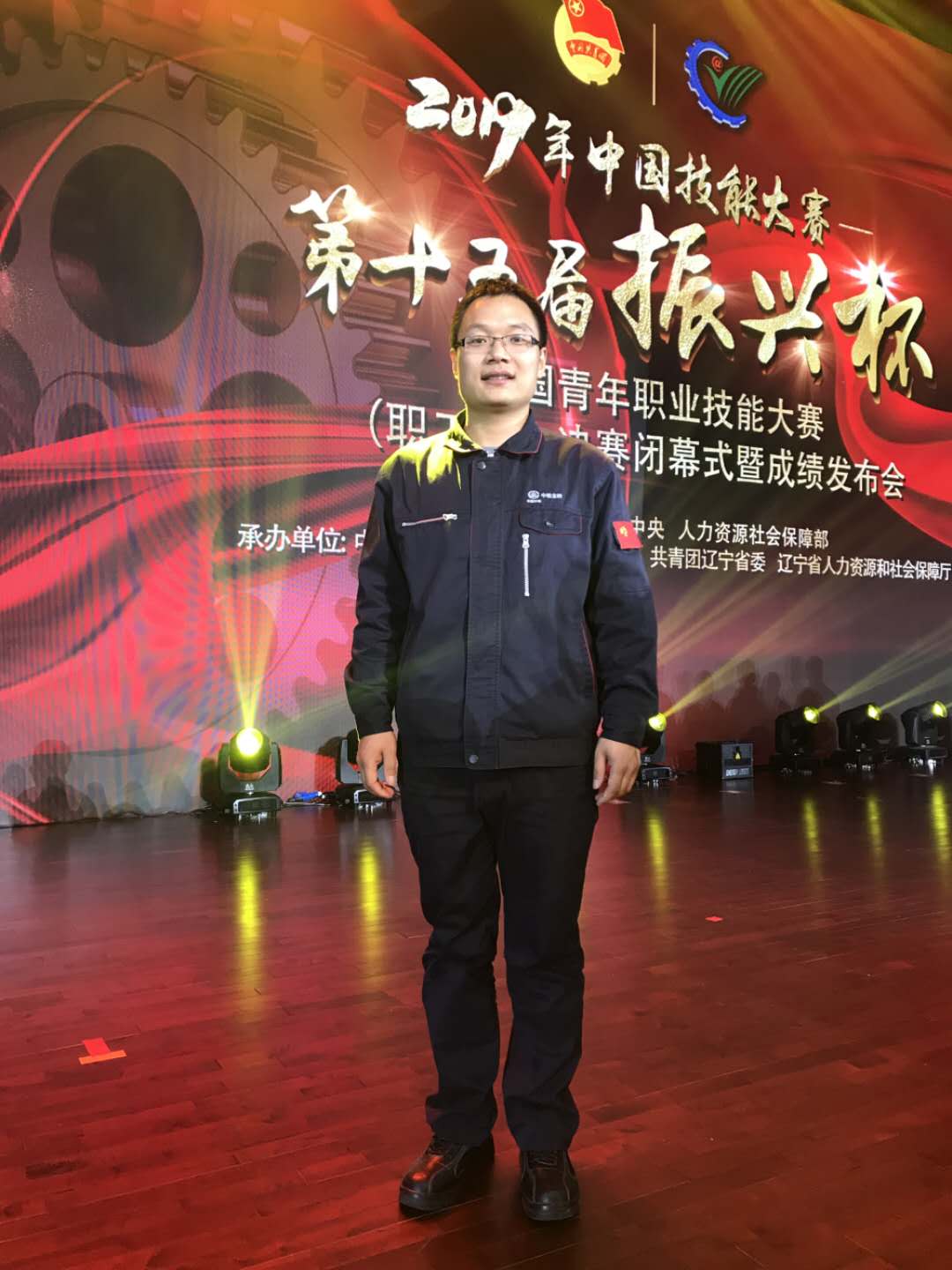 中铁宝桥集团特级技师王英锋:我是真的热爱电气维修,就像爱到骨子里渗到血液里的那种