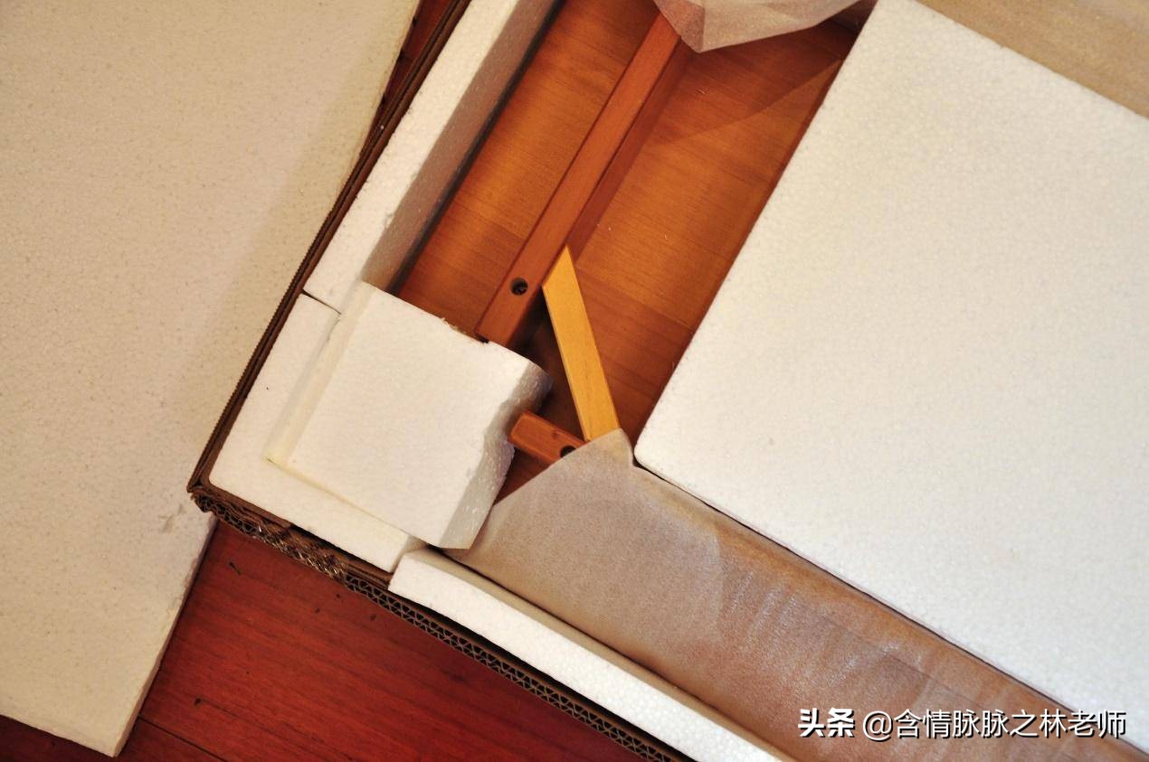 最新款式餐桌家用,实用实木餐桌款式推荐