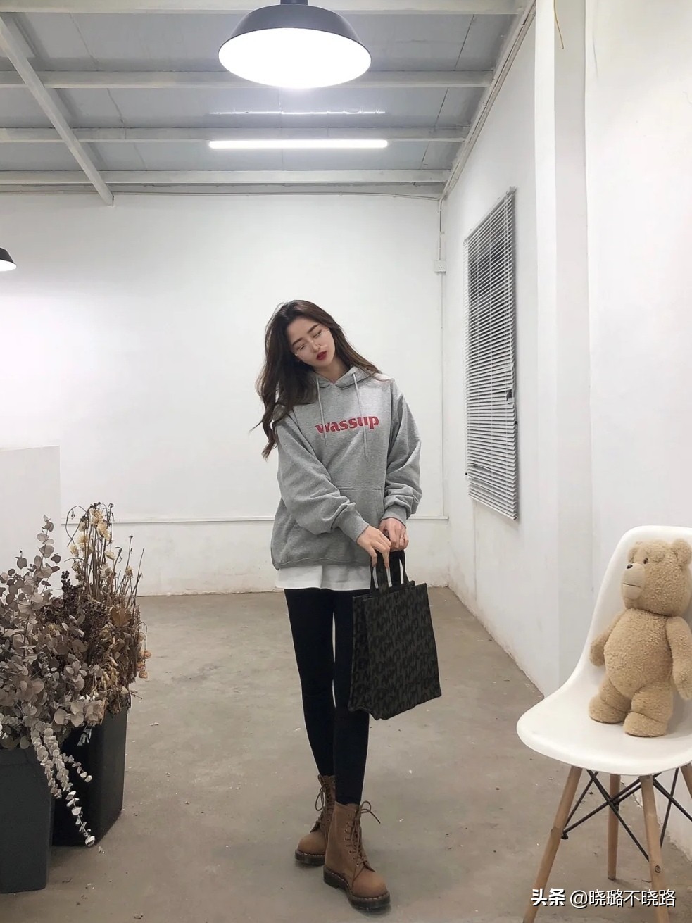 百搭洋气卫衣鲨鱼裤,卫衣鲨鱼裤穿搭女冬季搭配高级感