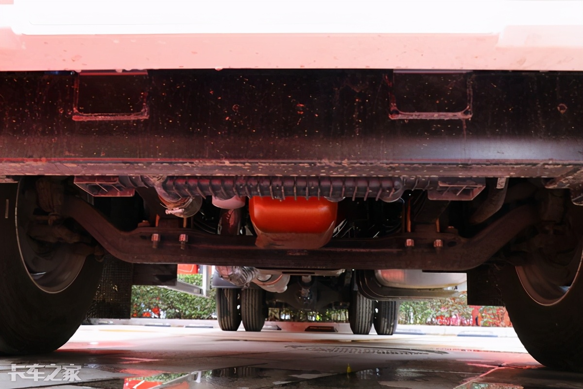 江淮格尔发a5x高栏新车,江淮格尔发a5x7.8米拉猪车