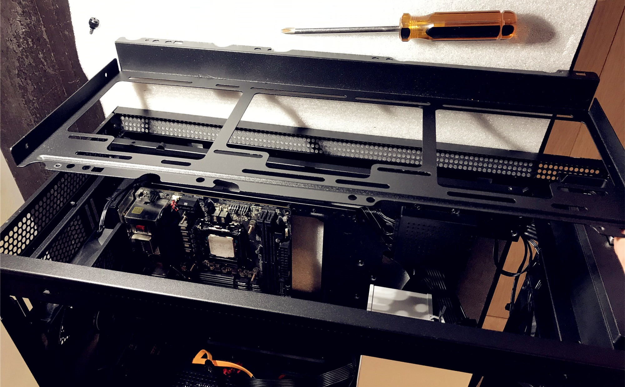 ​如何配置一台支持正版4KUHD光盘*放播**的电脑-NZXTH710i乱入