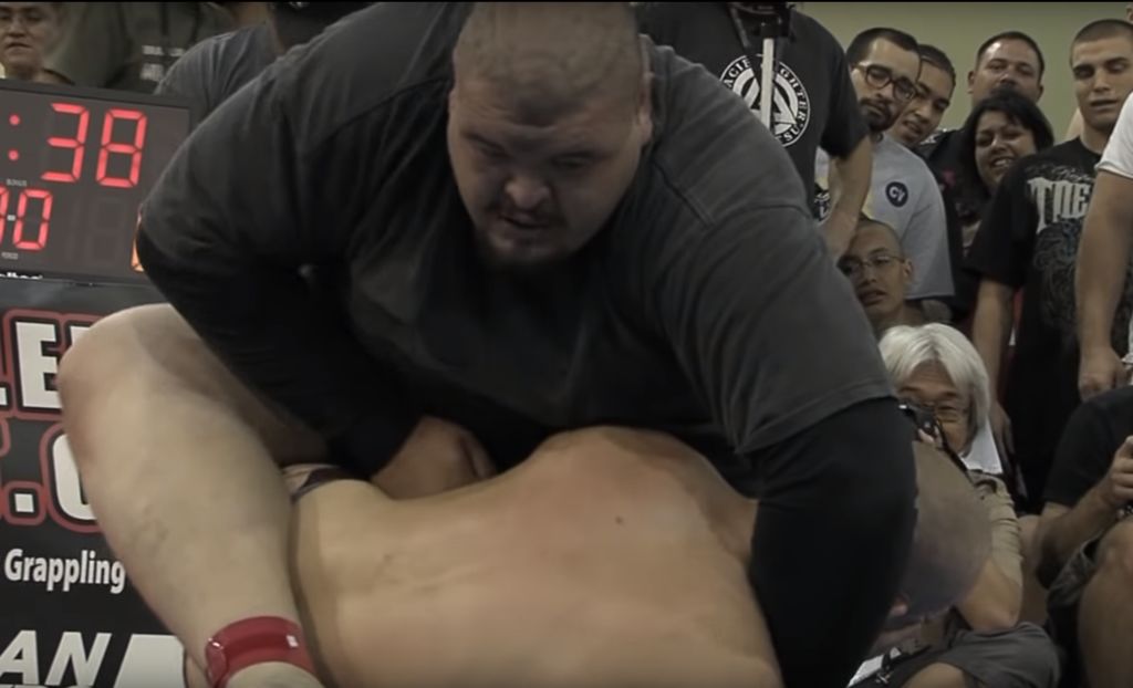 巴西柔术需要柔韧性吗,巴西柔术是技巧还是力量