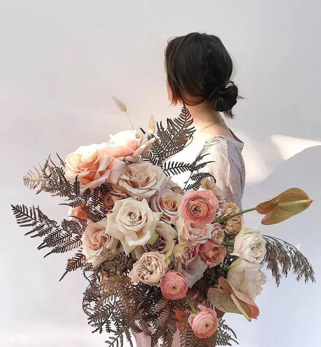 花材正确处理方式及日常养护,花材换水