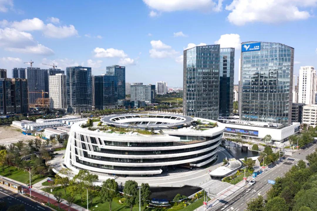 太平鸟时尚中心景观设计,自由的鸟巢