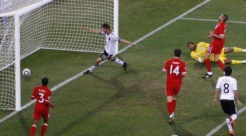 既要滚圆又要滚远！做一个科学的世界杯足球到底有多难？