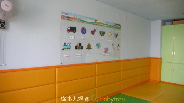 北京妈妈：交上万块钱，我家孩子在早教机构听八国语言、摸鸭子