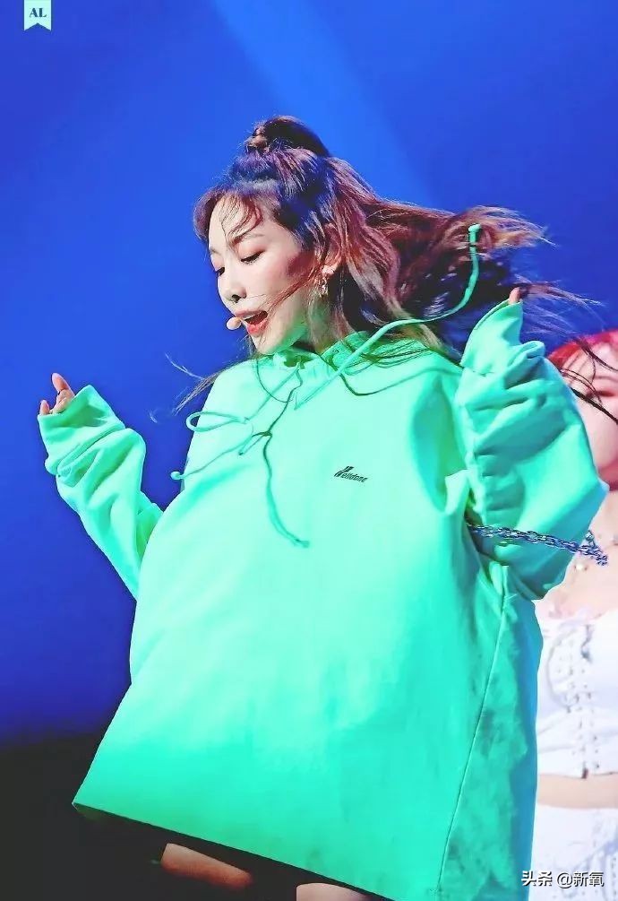 泰妍奚梦瑶,158和178情侣穿搭