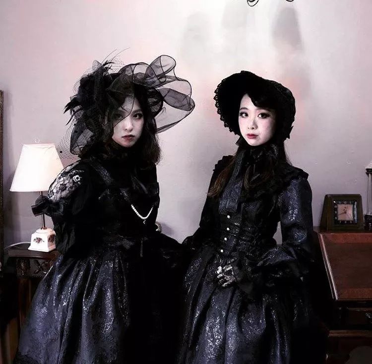 甜美系洛丽塔洋装图片,夏季黑色洛丽塔洋装