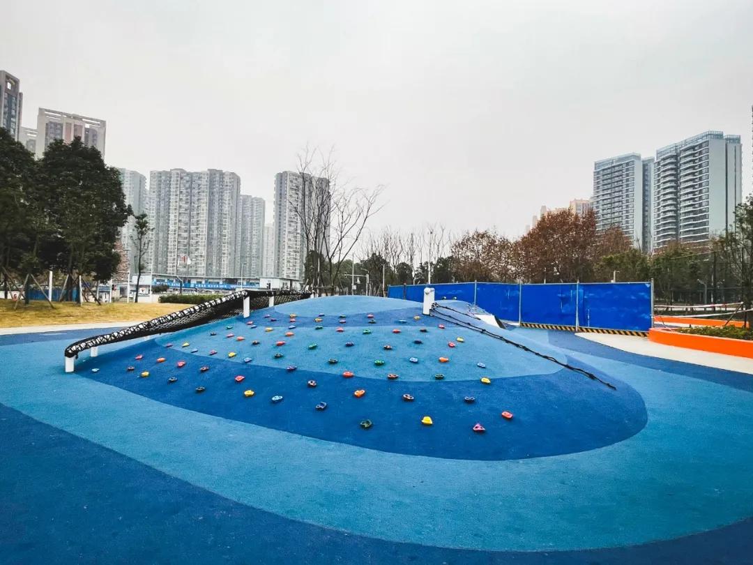 最好的足球场地是哪里,最好的足球场地在哪里