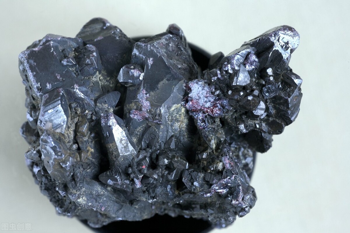 银子耳钉发黑怎么清洗,银子发黑没有锡纸怎么清洗变白