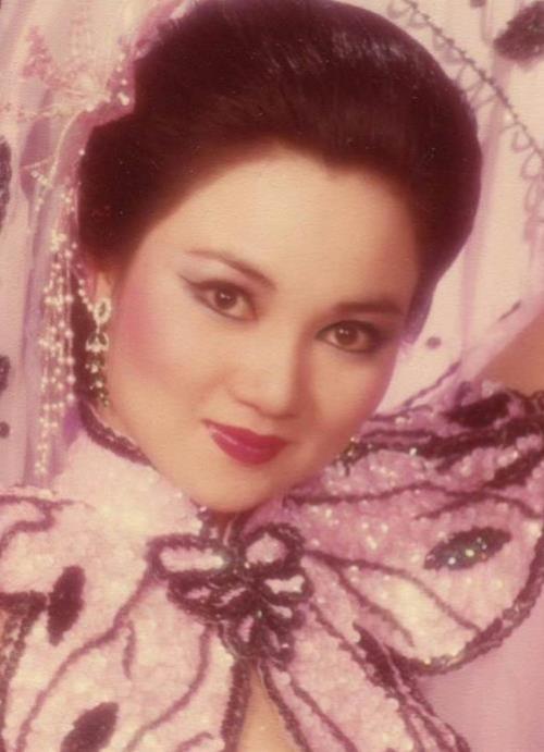 42岁白冰冰照片,26岁遭丈夫背叛