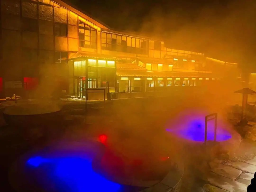 秋风萧瑟温泉酒店,秋风起最适合泡温泉