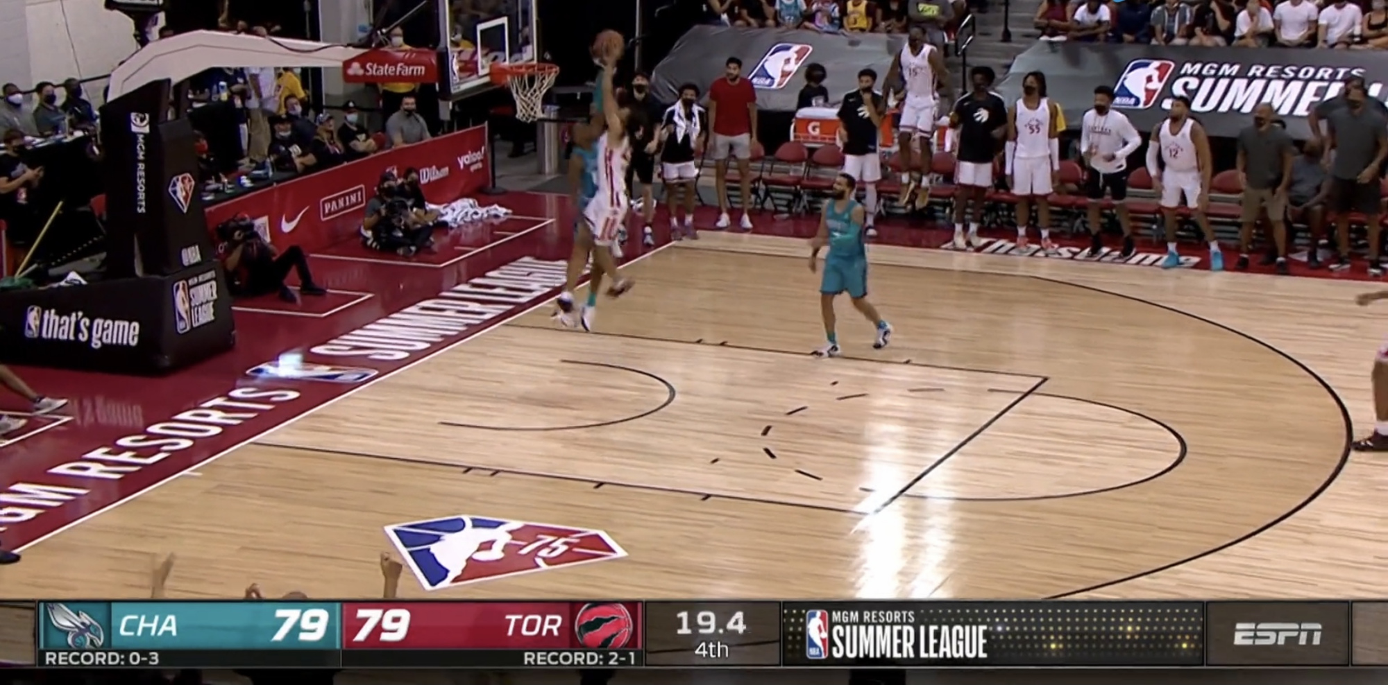 领先二十分被绝杀nba,剩0.2秒篮球绝杀nba