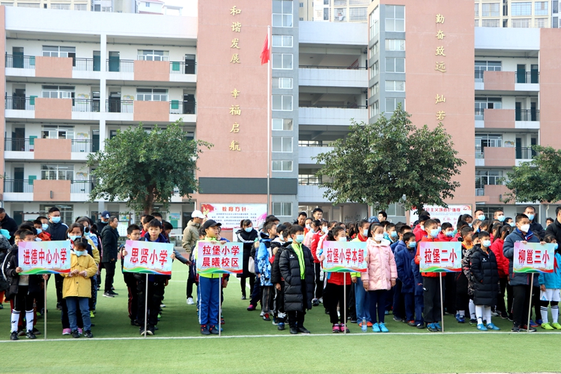 足球少年各显神通,足球少年巅峰对决