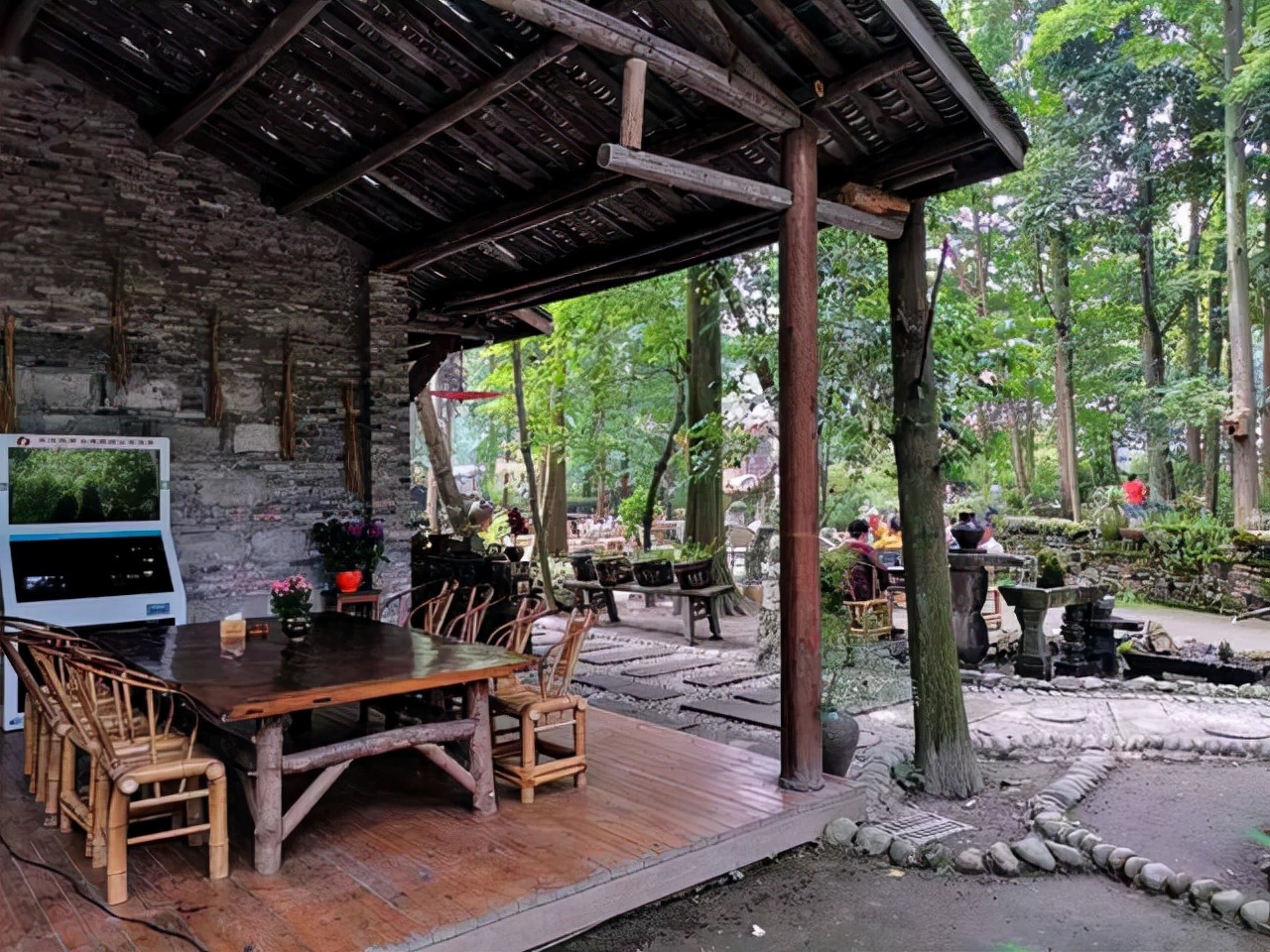 作回猪圈里的闲人，巴适