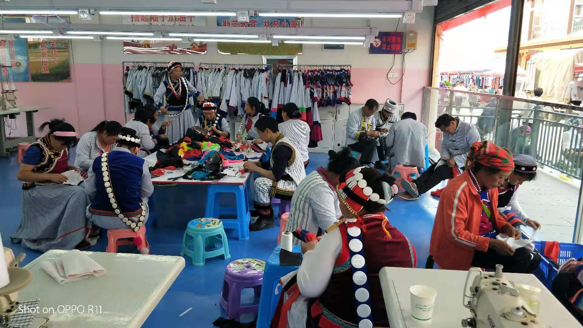 云南传统民族服饰店铺,云南民族服装链接