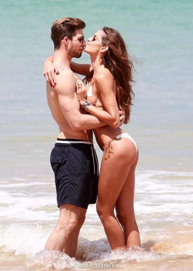 维密内衣秀靓丽养眼,天使和球星缠绵悱恻,大罗、C罗深陷其中