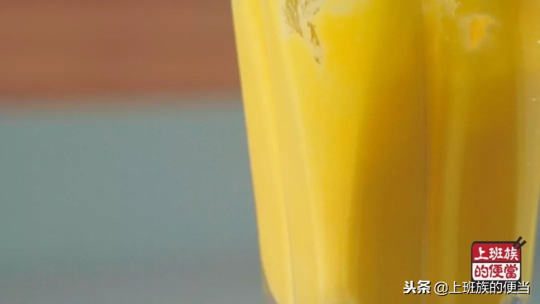 牛奶鸡蛋芒果布丁的做法,自制芒果布丁入口即化超级好吃