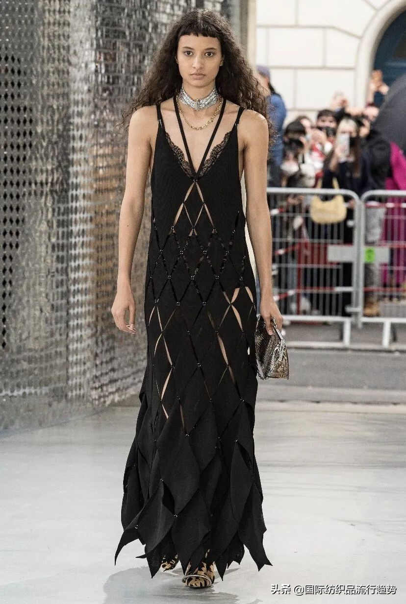 最新一季的巴黎时装秀,下一次的巴黎时装周