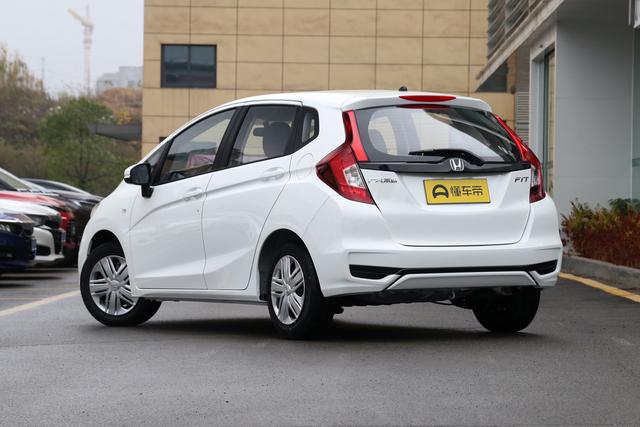 本田飞度不但够帅空间也不错,2012年本田飞度1.3自动挡真实油耗