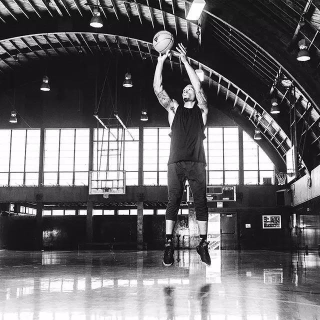 nba球星乔丹有多大的努力,nba球星乔丹的辛酸故事