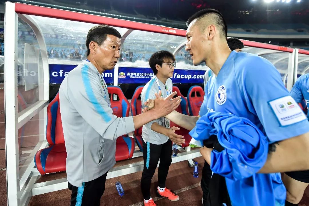 周挺踢球视频,周挺足球视频完整版