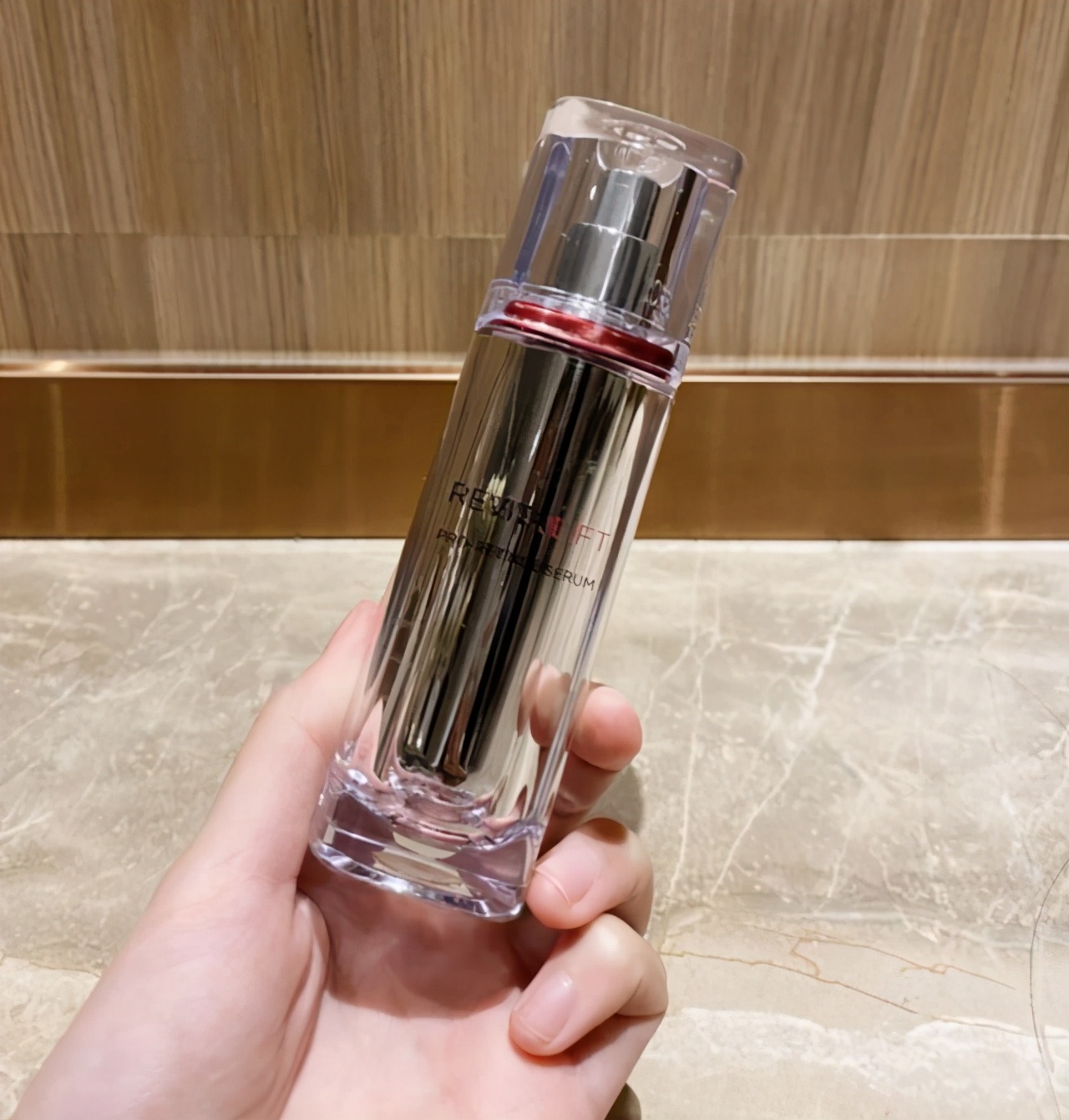 哪种精华能补水保湿皮肤,芦荟精华快速收缩毛孔精华液