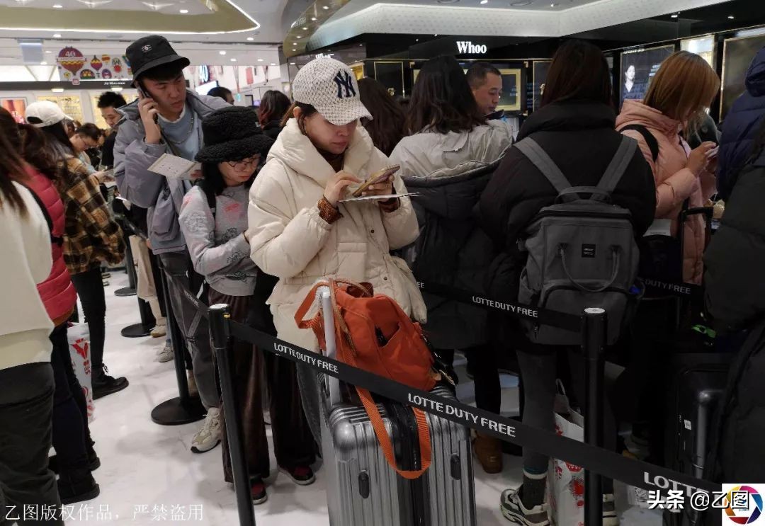 中国游客挤爆韩国免税店,中国游客时隔9月再现韩国免税店