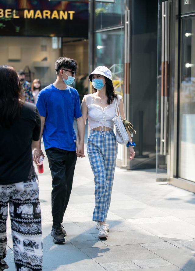 露脐装女生长袖,露脐装的小女生