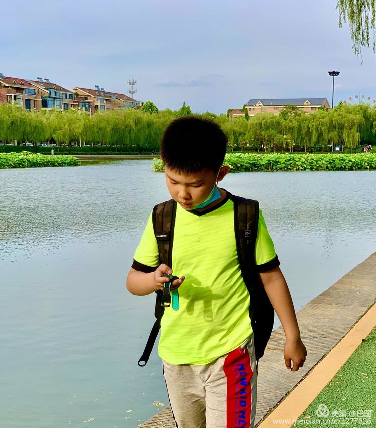 金色童年8张图片,金色的童年相片