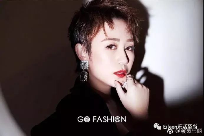 曾被劝整容，坚守姐弟恋，36亿喜剧女王马丽逆流而上自有精彩