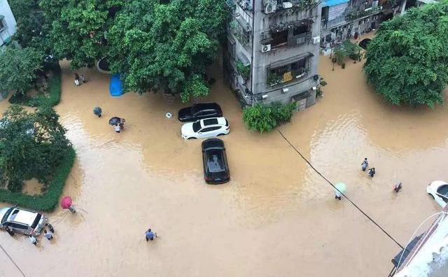 5涓囧乏鍙充簩鎵嬪ゥ杩猘6l,5涓囦拱濂ヨ开a6l