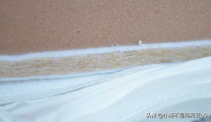 躺平青年的睡眠好物！8H黑金刚大口径独立弹簧乳胶床垫深度体验